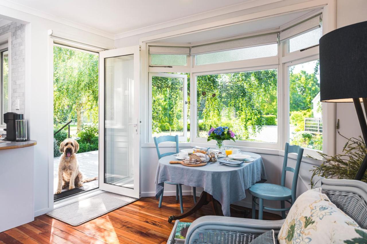 Ranginui Retreat Villa Мастъртън Екстериор снимка