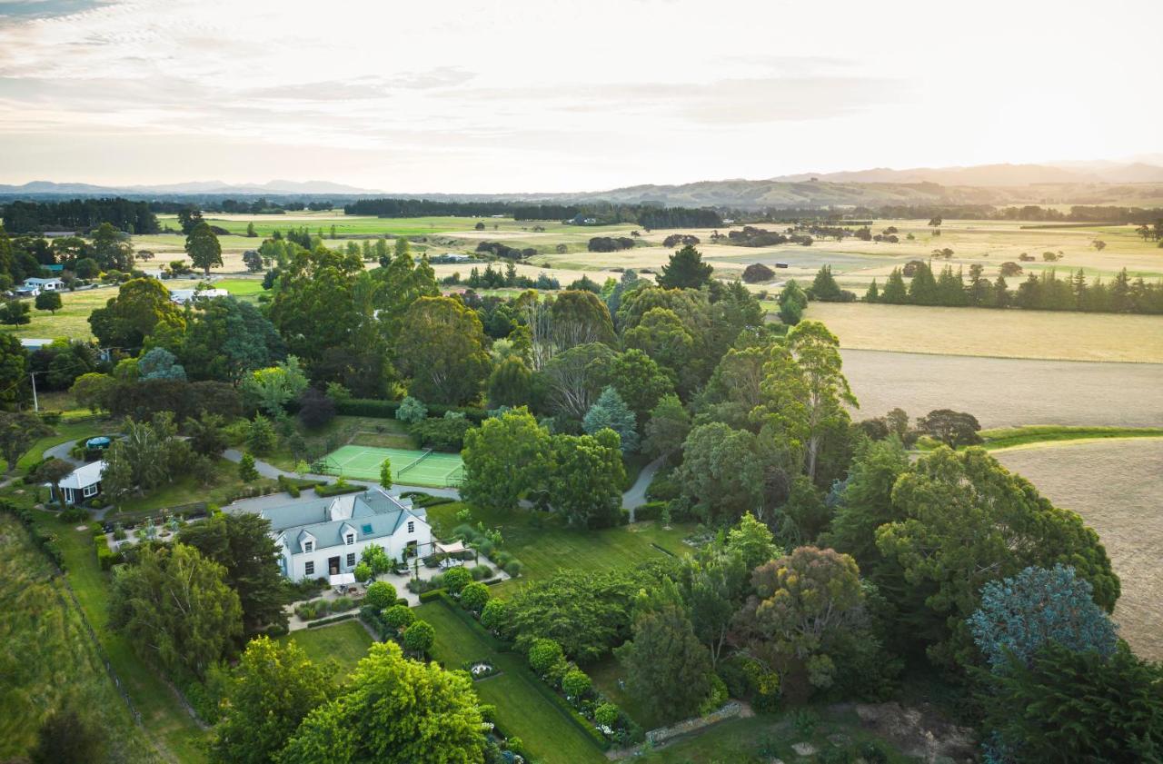 Ranginui Retreat Villa Мастъртън Екстериор снимка
